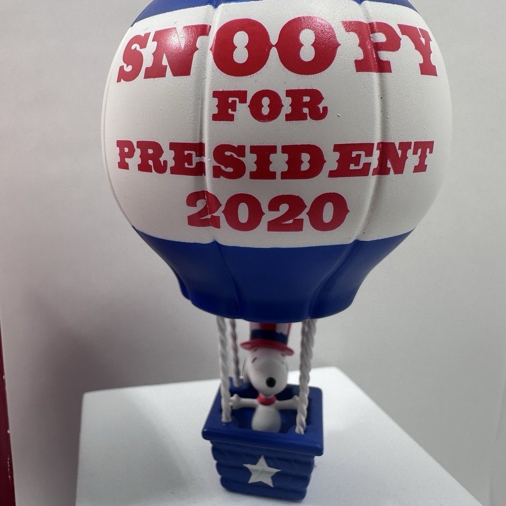 Hallmark Snoopy Keepsake (Peanuts): "Snoopy‎ For President" 2020 Ornament w/ Box - Picture 4 of 13